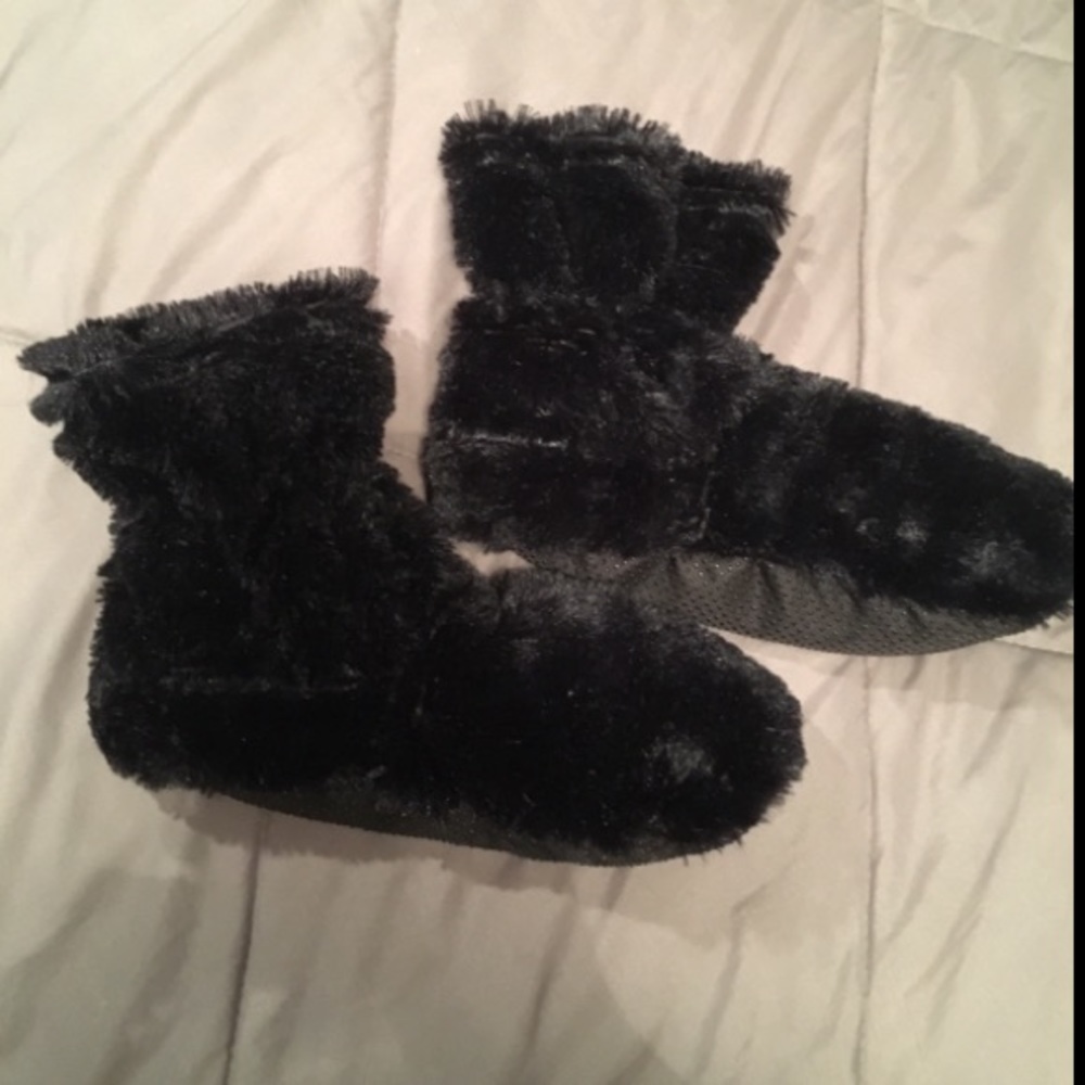 Microwaveable heated slippers